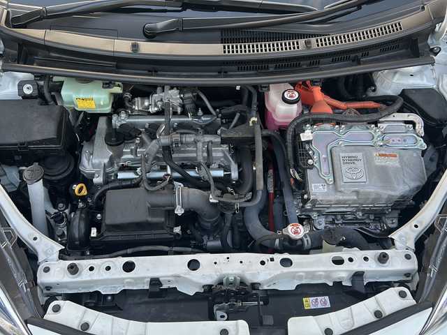 トヨタ アクア G GRスポーツ 大阪府 2018(平30)年 1.8万km ホワイトパールクリスタルシャイン ワンオーナー/純正ナビ【TV/BlueTooth】/バックカメラ/プリクラッシュセーフティ/クルーズコントロール/ドライブレコーダー/レーダー探知機/プッシュスタート/電動格納ミラー/社外16インチアルミホイール/ETC