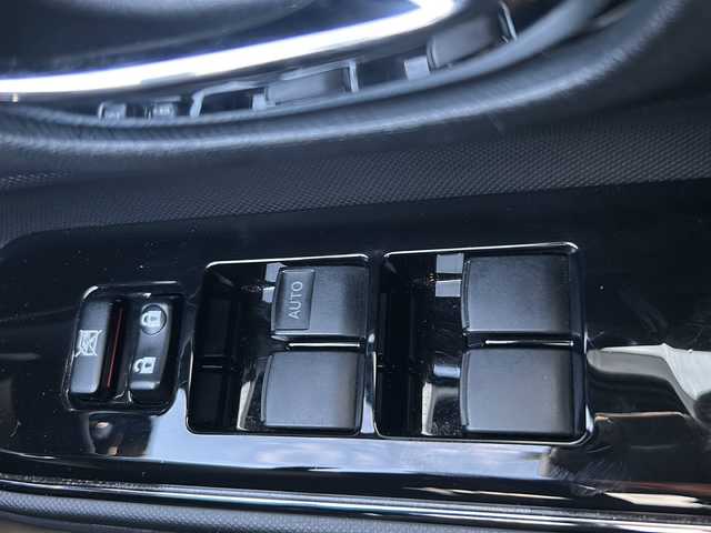 トヨタ アクア G GRスポーツ 大阪府 2018(平30)年 1.8万km ホワイトパールクリスタルシャイン ワンオーナー/純正ナビ【TV/BlueTooth】/バックカメラ/プリクラッシュセーフティ/クルーズコントロール/ドライブレコーダー/レーダー探知機/プッシュスタート/電動格納ミラー/社外16インチアルミホイール/ETC