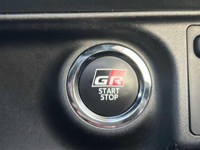 トヨタ アクア G GRスポーツ 大阪府 2018(平30)年 1.8万km ホワイトパールクリスタルシャイン ワンオーナー/純正ナビ【TV/BlueTooth】/バックカメラ/プリクラッシュセーフティ/クルーズコントロール/ドライブレコーダー/レーダー探知機/プッシュスタート/電動格納ミラー/社外16インチアルミホイール/ETC