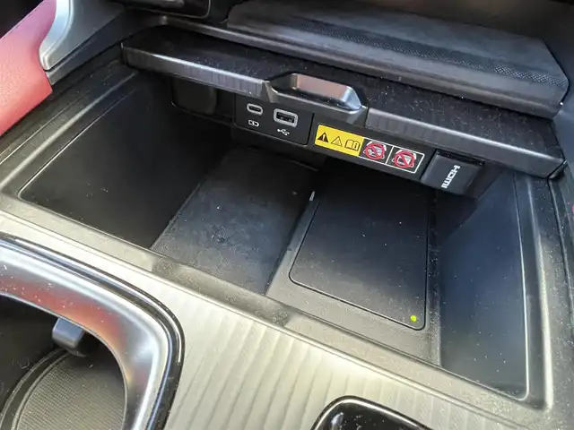 レクサス ＲＸ 500h Fスポーツパフォーマンス 千葉県 2023(令5)年 2.1万km ホワイトノーヴァガラスフレーク メーカーオプション/・パノラマルーフ/セーフティシステムプラス/・プリクラッシュセーフティ/・レーンディパーチャーアラート/・レーントレーシングアシスト/・レーンチェンジアシスト/・レーダークルーズコントロール/・ブレードスキャンアダプティブハイビームシステム/・ロードサインアシスト/・発進遅れ告知機能/・ドライバー異常時対応システム/・ドライバーモニター連携/・フロントクロストラフィックアラート/・プロアクティブドライビングアシスト/レクサスチームメイト/・アドバンストドライブ/・アドバンストパーク/BSM/パーキングサポートブレーキ/純正14型ディスプレイオーディオプラス/【ナビ/フルセグ/Bluetooth/USB/Miracast】/パノラミックビューモニター/ビルトインETC2.0/デジタルインナーミラー/HUD/おくだけ充電/アクセサリーコンセント/ステアリングヒーター/レザー/スエードコンビスポーツシート/全席シートベンチレーション/全席シートヒーター/全席パワーシート/パワーバックドア