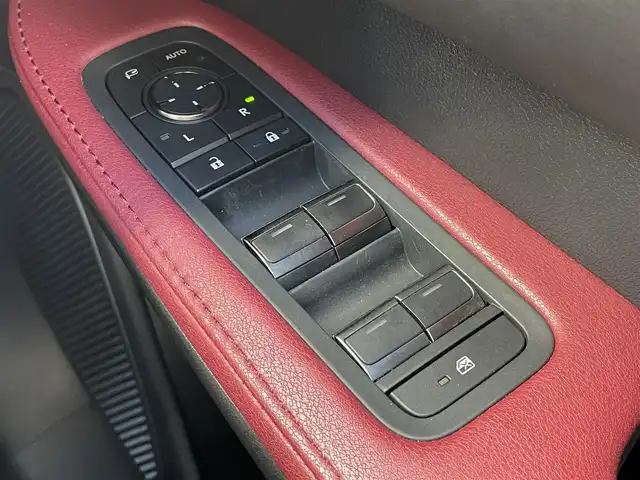 レクサス ＲＸ 500h Fスポーツパフォーマンス 千葉県 2023(令5)年 2.1万km ホワイトノーヴァガラスフレーク メーカーオプション/・パノラマルーフ/セーフティシステムプラス/・プリクラッシュセーフティ/・レーンディパーチャーアラート/・レーントレーシングアシスト/・レーンチェンジアシスト/・レーダークルーズコントロール/・ブレードスキャンアダプティブハイビームシステム/・ロードサインアシスト/・発進遅れ告知機能/・ドライバー異常時対応システム/・ドライバーモニター連携/・フロントクロストラフィックアラート/・プロアクティブドライビングアシスト/レクサスチームメイト/・アドバンストドライブ/・アドバンストパーク/BSM/パーキングサポートブレーキ/純正14型ディスプレイオーディオプラス/【ナビ/フルセグ/Bluetooth/USB/Miracast】/パノラミックビューモニター/ビルトインETC2.0/デジタルインナーミラー/HUD/おくだけ充電/アクセサリーコンセント/ステアリングヒーター/レザー/スエードコンビスポーツシート/全席シートベンチレーション/全席シートヒーター/全席パワーシート/パワーバックドア