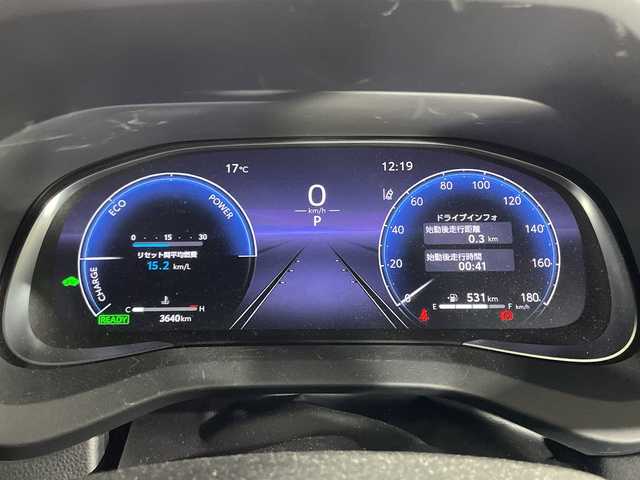 トヨタ ハリアー ハイブリッド Z 神奈川県 2024(令6)年 0.4万km ブラック 純正ディスプレイオーディオ/Tコネクトナビ/フルセグ　AM FM USB　Bluetooth　Miracast/JBLプレミアムサウンドシステム/調光パノラマルーフ/パノラミックビューモニター/デジタルインナーミラー/ヘッドアップディスプレイ/パワーバックドア/セーフティセンス/ブラインドスポットモニター/レーダークルーズコントロール/プリクラッシュセーフティ/レーントレーシングアシスト/ロードサインアシスト/リヤクロストラフィックアラート/先行車発進お知らせ/リヤシートリマインダー/後退速度抑制機能/オートハイビーム/クリアランスソナー/革巻きステアリング/ハーフレザーシート/運転席パワーシート/ETC2.0/プッシュスタート/スマートキー/LEDヘッドライト/LEDフロントフォグランプ/オートライト/電格ウインカーミラー/純正19インチアルミホイール
