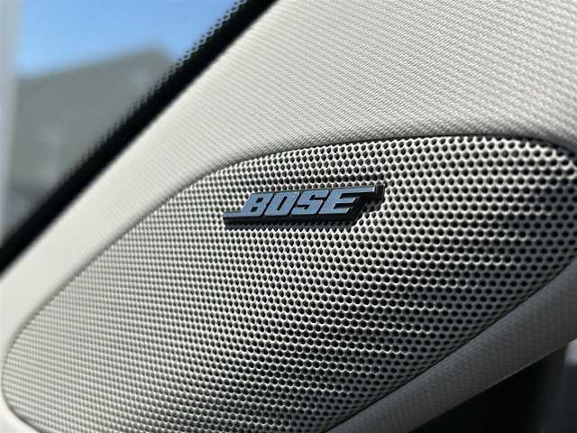 ホンダ ＺＲ－Ｖ ハイブリッド e:HEV Z 愛媛県 2023(令5)年 1.8万km スーパープラチナグレーメタリック 登録時走行距離：17348Km/メーカーオプション純正ナビ/フルセグTV/Bluetooth/全周囲カメラ/前後ドライブレコーダー/ビルトインETC2.0/横滑り防止装置/レーンキープアシスト/レーダークルーズコントロール/LEDヘッドライト/オートライト/エンジンスタートボタン/スマートキー/純正フロアマット/本革シート/ステアリング/オートホールド/BOSEスピーカー/シートーヒーター/ワイヤレス充電/電動リアゲート