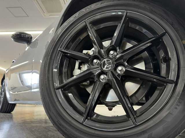 マツダ ロードスター S レザーパッケージ 三重県 2024(令6)年 1万km グレー プレミアムガソリン/FR/6F/純正 8.8インチナビ/（FM/AM/Bluetooth/USB/Amazon Alexa/CarPlay/AndroidAuto/TV）/バックカメラ/BOSEサウンドシステム/ドライブレコーダー 前方/ビルトイン ETC（助手席シート背面）/i-ACTIVSENSE/運転支援/・標識連動車速設定/・交通標識認識システム/・速度標識警報/・マツダレーダークルーズコントロール/リスク警報/・後側方車両接近検知/・車線逸脱警報/・ブラインドスポットモニタリング/・降車時警告/事故回避支援/・ディスタンス＆スピードアラート/・スマートブレーキサポート（前進・後進）/ドライバーアテンションアラート/・疲労・注意力低下警報/装備/・黒革シート/・シートヒーター（D/N）/・オートエアコン/・オートライト/・アダプティブLEDヘッドライト/・オートワイパー/・ステアリングスイッチ/・プッシュスタート/・純正16inAW/・入力用USB type-Cジャックx2/など/外装色：エアログレーメタリック［52C］