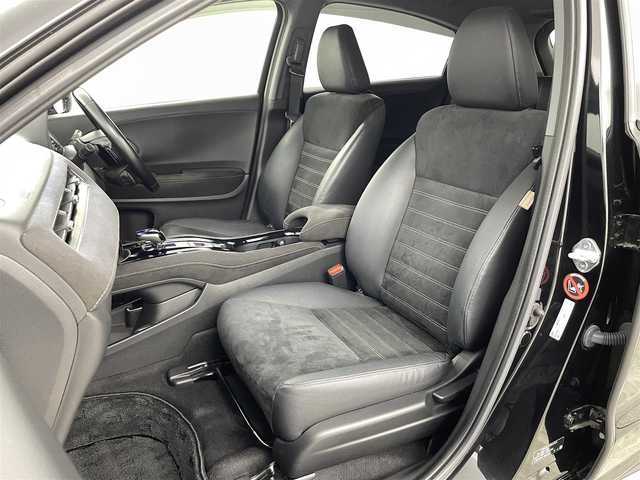 ホンダ ヴェゼル ハイブリッド RS ホンダセンシング 福島県 2017(平29)年 8.6万km クリスタルブラックパール 機関系不良/ホンダセンシング/・衝突軽減ブレーキ/・車線逸脱警報装置/・レーンキープアシスト/・レーダークルーズコントロール/・先行車発進お知らせ機能/純正7インチナビ/・型番：VXM-174VFi/・フルセグTV/Bluetooth/CD/DVD/・バックカメラ/・ETC/アイドリングストップ/電子パーキング/・オートホールド/革巻きステアリング/・ステアリングリモコン/・パドルシフト/ハーフレザーシート/・シートヒーター(運転席/助手席)/プッシュスタート/・スマートキー/LEDヘッドライト/・オートライト/・フォグライト/純正フロアマット/ドアバイザー