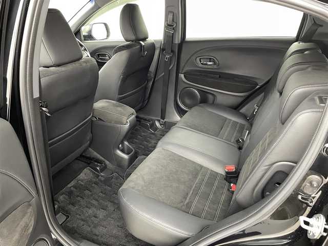 ホンダ ヴェゼル ハイブリッド RS ホンダセンシング 福島県 2017(平29)年 8.6万km クリスタルブラックパール 機関系不良/ホンダセンシング/・衝突軽減ブレーキ/・車線逸脱警報装置/・レーンキープアシスト/・レーダークルーズコントロール/・先行車発進お知らせ機能/純正7インチナビ/・型番：VXM-174VFi/・フルセグTV/Bluetooth/CD/DVD/・バックカメラ/・ETC/アイドリングストップ/電子パーキング/・オートホールド/革巻きステアリング/・ステアリングリモコン/・パドルシフト/ハーフレザーシート/・シートヒーター(運転席/助手席)/プッシュスタート/・スマートキー/LEDヘッドライト/・オートライト/・フォグライト/純正フロアマット/ドアバイザー