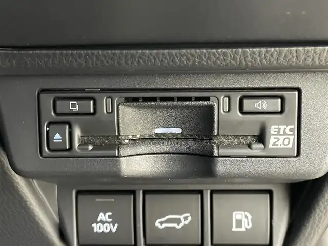 トヨタ プリウス Z 岡山県 2024(令6)年 0.5万km アティチュードブラックマイカ 12.3インチディスプレイオーディオ/ナビ/地デジ/BT/AppleCarPlay/パノラミックビューモニター/トヨタチームメイト/・アドバンストパーク/デジタルインナーミラー/黒合皮シート/シートヒーター /ベンチレーション/ステアリングヒーター/トヨタセーフティセンス /・プリクラッシュセーフティ/・レーントレーシングアシスト操蛇支援/・オートハイビーム/・レーダークルーズコントロール/ブラインドスポットモニター/パワーバックドア/LEDヘッドライト/オートライト /純正前後ドライブレコーダー/ビルトインETC2.0/置くだけ充電/AC100V/純正19インチアルミホイール/コーナーセンサー/プッシュスタート /スマートキー