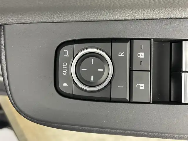 トヨタ プリウス Z 岡山県 2024(令6)年 0.5万km アティチュードブラックマイカ 12.3インチディスプレイオーディオ/ナビ/地デジ/BT/AppleCarPlay/パノラミックビューモニター/トヨタチームメイト/・アドバンストパーク/デジタルインナーミラー/黒合皮シート/シートヒーター /ベンチレーション/ステアリングヒーター/トヨタセーフティセンス /・プリクラッシュセーフティ/・レーントレーシングアシスト操蛇支援/・オートハイビーム/・レーダークルーズコントロール/ブラインドスポットモニター/パワーバックドア/LEDヘッドライト/オートライト /純正前後ドライブレコーダー/ビルトインETC2.0/置くだけ充電/AC100V/純正19インチアルミホイール/コーナーセンサー/プッシュスタート /スマートキー