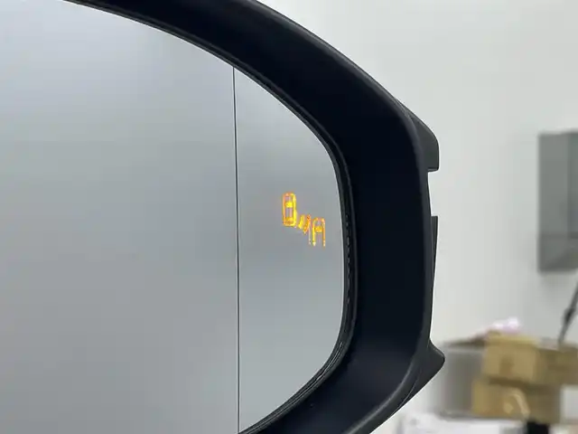 トヨタ プリウス Z 岡山県 2024(令6)年 0.5万km アティチュードブラックマイカ 12.3インチディスプレイオーディオ/ナビ/地デジ/BT/AppleCarPlay/パノラミックビューモニター/トヨタチームメイト/・アドバンストパーク/デジタルインナーミラー/黒合皮シート/シートヒーター /ベンチレーション/ステアリングヒーター/トヨタセーフティセンス /・プリクラッシュセーフティ/・レーントレーシングアシスト操蛇支援/・オートハイビーム/・レーダークルーズコントロール/ブラインドスポットモニター/パワーバックドア/LEDヘッドライト/オートライト /純正前後ドライブレコーダー/ビルトインETC2.0/置くだけ充電/AC100V/純正19インチアルミホイール/コーナーセンサー/プッシュスタート /スマートキー