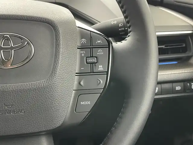 トヨタ プリウス Z 岡山県 2024(令6)年 0.5万km アティチュードブラックマイカ 12.3インチディスプレイオーディオ/ナビ/地デジ/BT/AppleCarPlay/パノラミックビューモニター/トヨタチームメイト/・アドバンストパーク/デジタルインナーミラー/黒合皮シート/シートヒーター /ベンチレーション/ステアリングヒーター/トヨタセーフティセンス /・プリクラッシュセーフティ/・レーントレーシングアシスト操蛇支援/・オートハイビーム/・レーダークルーズコントロール/ブラインドスポットモニター/パワーバックドア/LEDヘッドライト/オートライト /純正前後ドライブレコーダー/ビルトインETC2.0/置くだけ充電/AC100V/純正19インチアルミホイール/コーナーセンサー/プッシュスタート /スマートキー