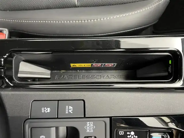 トヨタ プリウス Z 岡山県 2024(令6)年 0.5万km アティチュードブラックマイカ 12.3インチディスプレイオーディオ/ナビ/地デジ/BT/AppleCarPlay/パノラミックビューモニター/トヨタチームメイト/・アドバンストパーク/デジタルインナーミラー/黒合皮シート/シートヒーター /ベンチレーション/ステアリングヒーター/トヨタセーフティセンス /・プリクラッシュセーフティ/・レーントレーシングアシスト操蛇支援/・オートハイビーム/・レーダークルーズコントロール/ブラインドスポットモニター/パワーバックドア/LEDヘッドライト/オートライト /純正前後ドライブレコーダー/ビルトインETC2.0/置くだけ充電/AC100V/純正19インチアルミホイール/コーナーセンサー/プッシュスタート /スマートキー