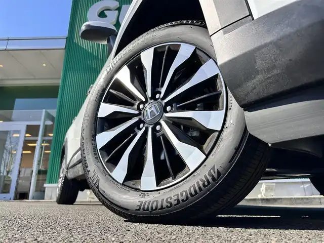 ホンダ ＷＲ－Ｖ Z+ 宮城県 2024(令6)年 0.6万km プラチナホワイトパール ホンダセンシング/・衝突軽減ブレーキ/・誤発進抑制機能/・後方誤発進抑制機能/・近距離衝突軽減ブレーキ/・歩行者事故低減ステアリング/・路外逸脱抑制機能/・アダプティブクルーズコントロール/・車線維持支援システム/・先行車発進お知らせ機能/・標識認識機能/・オートハイビーム/・パーキングセンサーシステム/純正ディスプレイオーディオ/バックカメラ/純正ドライブレコーダー/純正17インチＡＷ/パドルシフト/ハーフレザーシート/革巻きステアリング/ステアリングスイッチ/プッシュスタート/電動格納ミラーウィンカー/横滑り防止装置/ルーフレール/オートライト/LEDヘッドライト/LEDフォグ/スマートキー/ETC