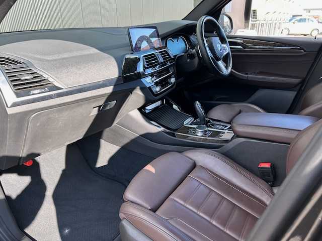 ＢＭＷ Ｘ３ 20d xDrive Mスポーツ 道東・釧路十勝 2018(平30)年 7.7万km ソフィスト・グレー・ブリリアント・エフェクト ４WD/純正HDDナビ/　CD/DVD/BT/USB/フルセグ/360°ビューモニター/ミラーETC/ドライビングアシスト/衝突回避ブレーキ/レーンキーピングアシスト/アクティブクルーズコントロール/パークディスタンスコントロール/パーキングアシスト/茶レザーシート/フロントパワーシート/全席シートヒーター/置くだけ充電/パワーバックドア/純正19インチAW/純正フロアマット