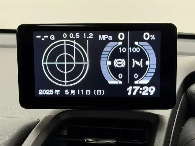 ホンダ Ｓ６６０ α 三重県 2018(平30)年 2.7万km プレミアムスターホワイトP ガソリンターボ/MR/F6/純正 6.1インチ センターディスプレイ（ディスプレイオーディオ）/（AM/FM/USB/Bluetooth/HDMI）/バックカメラ/ドライブレコーダー 前方/ETC/安全/・運転席用＆助手席用i-SRSエアバッグシステム/・i-サイドエアバッグシステム/・VSA/・EBD（電子制御制動力配分システム）付ABS/・ヒルスタートアシスト機能/装備/・HKS 2本出しマフラー『リーガマックス プレミアム』（純正マフラーあり）/・ハーフレザーシート/・クルーズコントロール/・オートライト/・LEDヘッドライト/・オートエアコン/・ステアリングスイッチ/・プッシュスタート/・パワーウインドウ/・パワーステアリング/・本革巻きステアリング/・フロント15x5J / リア16×6.5J 純正アルミホイール/・スマートキーx2