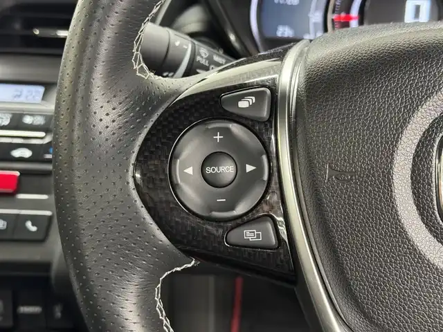 ホンダ Ｓ６６０ α 三重県 2018(平30)年 2.7万km プレミアムスターホワイトP ガソリンターボ/MR/F6/純正 6.1インチ センターディスプレイ（ディスプレイオーディオ）/（AM/FM/USB/Bluetooth/HDMI）/バックカメラ/ドライブレコーダー 前方/ETC/安全/・運転席用＆助手席用i-SRSエアバッグシステム/・i-サイドエアバッグシステム/・VSA/・EBD（電子制御制動力配分システム）付ABS/・ヒルスタートアシスト機能/装備/・HKS 2本出しマフラー『リーガマックス プレミアム』（純正マフラーあり）/・ハーフレザーシート/・クルーズコントロール/・オートライト/・LEDヘッドライト/・オートエアコン/・ステアリングスイッチ/・プッシュスタート/・パワーウインドウ/・パワーステアリング/・本革巻きステアリング/・フロント15x5J / リア16×6.5J 純正アルミホイール/・スマートキーx2