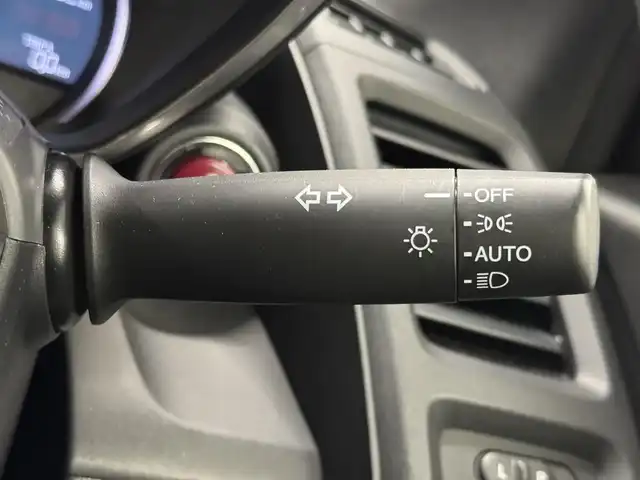 ホンダ Ｓ６６０ α 三重県 2018(平30)年 2.7万km プレミアムスターホワイトP ガソリンターボ/MR/F6/純正 6.1インチ センターディスプレイ（ディスプレイオーディオ）/（AM/FM/USB/Bluetooth/HDMI）/バックカメラ/ドライブレコーダー 前方/ETC/安全/・運転席用＆助手席用i-SRSエアバッグシステム/・i-サイドエアバッグシステム/・VSA/・EBD（電子制御制動力配分システム）付ABS/・ヒルスタートアシスト機能/装備/・HKS 2本出しマフラー『リーガマックス プレミアム』（純正マフラーあり）/・ハーフレザーシート/・クルーズコントロール/・オートライト/・LEDヘッドライト/・オートエアコン/・ステアリングスイッチ/・プッシュスタート/・パワーウインドウ/・パワーステアリング/・本革巻きステアリング/・フロント15x5J / リア16×6.5J 純正アルミホイール/・スマートキーx2