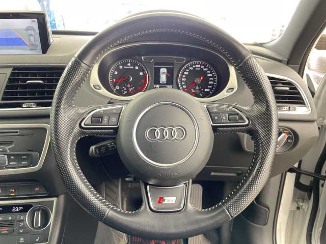 アウディ Ｑ３ 2．0 TFSI クワトロ 180PS Sライン 道央・札幌 2018(平30)年 7万km グレイシアホワイトメタリック ・４WD /ターボ/SラインPG/・純正ナビゲーション/・CD/DVD/Bluetooth/SD/・地デジTV・クルーズコントロール/・バックカメラ /・ハイビームアシスト/・LEDライト/オートライト/・ハーフレザーシート/・パワーシート/シートヒーター/・パドルシフト/・スペアキー×１/・保証書/取扱説明書