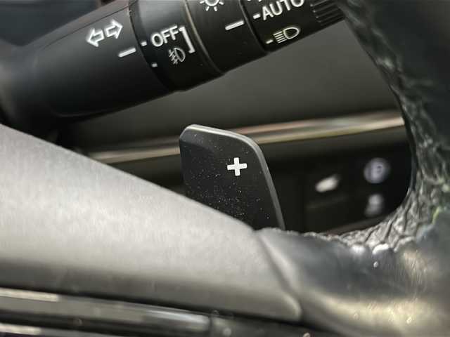 ホンダ ヴェゼル ハイブリッド e:HEV Z 兵庫県 2021(令3)年 4.4万km クリスタルブラックパール ワンオーナー/HondSENSING/Honda CONNECTディスプレー＋ETC2.0車載器/フルセグテレビ（走行中視聴不可）/前後ドライブレコーダー/ブレーキホールド/パドルシフト/バックカメラ/シートヒーター（D+N席）/ハンズフリーアクセスパワーテールゲート/ブラインドスポットインフォメーション/パーキングアシスト/アダプティブクルーズコントロール/ダウンヒルアシストコントロール/アンチロック・ブレーキ・システム/レーンキープアシスト/前後コーナーセンサー/横滑り防止装置/盗難防止装置/オートマチックハイビーム/パワーステアリング/パワーウィンドウ/純正フロアマット/純正アルミホイール（18インチ）/LEDヘッドライト/スマートキー/スペアキー（1本）/保証書/取扱説明書