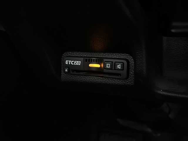 ホンダ ヴェゼル ハイブリッド e:HEV Z 兵庫県 2021(令3)年 4.4万km クリスタルブラックパール ワンオーナー/HondSENSING/Honda CONNECTディスプレー＋ETC2.0車載器/フルセグテレビ（走行中視聴不可）/前後ドライブレコーダー/ブレーキホールド/パドルシフト/バックカメラ/シートヒーター（D+N席）/ハンズフリーアクセスパワーテールゲート/ブラインドスポットインフォメーション/パーキングアシスト/アダプティブクルーズコントロール/ダウンヒルアシストコントロール/アンチロック・ブレーキ・システム/レーンキープアシスト/前後コーナーセンサー/横滑り防止装置/盗難防止装置/オートマチックハイビーム/パワーステアリング/パワーウィンドウ/純正フロアマット/純正アルミホイール（18インチ）/LEDヘッドライト/スマートキー/スペアキー（1本）/保証書/取扱説明書