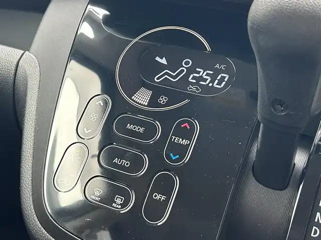日産 デイズ ルークス ハイウェイスターX Gパッケージ 滋賀県 2015(平27)年 3.6万km プレミアムパープルP 純正7インチナビ【MC314D-W】/（AM/FM/CD/DVD/Bluetooth/VTR/USB/iPod/SD/フルセグ）/アラウンドビューモニター/バックカメラ/踏み間違い防止アシスト/ブレーキアシスト/プリクラッシュブレーキアシスト/ヒルスタート（坂道発進）アシスト/TCS（トラクションコントロールシステム）/VDC（ビークルダイナミクスコントロール）/ABS（アンチロックブレーキシステム）/アイドリングストップ/ステアリングスイッチ/オートライト/キセノンヘッドライト/フロントフォグ/フルオートエアコン/プッシュスタート/スマートキー/純正フロアマット/ドアバイザー