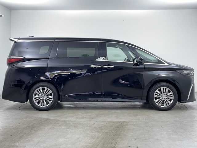 トヨタ アルファードハイブリット Z 道央・札幌 2025(令7)年 0.2万km ブラック ・4WD/・ワンオーナー/・寒冷地仕様/・サンルーフ/・ハイブリッド/・純正ディスプレイオーディオナビ&フルセグ&BT&Miracast&HDMI/・12.1後席ディスプレイ/・トヨタセーフティセンス/・ブラインドスポットモニター/・パーキングサポートブレーキ/・プロアクティブドライビングアシスト/・プリクラッシュアシストセーフティ/・レーンディパーチャーアラート/・ヘッドアップディスプレイ/・クリアランスソナー/・ロードサインアシスト/・クルーズコントロール/・パーキングアシスト/・全方位カメラ/・両側パワースライドドア/・社外ドライブレコーダー360°/・パワーバックドア/・パワーシート/・エアーシート/・シートヒーター/・レザーシート/・ハンドルヒーター/・パドルシフト/・革巻きステアリング/・ステアリングスイッチ/・置くだけ充電/・AC100V/・ビルトインETC2.0/・オートワイパー/・フロントワイパーデアイサー/・オートマチックハイビーム/・オートライト/・LEdヘッドライト/・LEDフォグ/・Advanced park/・nanoe X/・ECO MODE/・EV MODE/・スマートキー/・スペアキー/・プッシュスタート