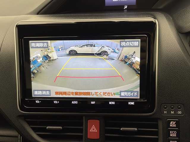 トヨタ ノア ハイブリッド Si ダブルバイビー 宮崎県 2018(平30)年 5.6万km ホワイトパールクリスタルシャイン 禁煙車/トヨタセーフティセンス/純正9型SDナビTV/(NSZT-Y68T/フルセグTV/CD/DVD/Bluetooth)/純正リアフリップダウンモニター/純正ドライブレコーダー/純正バックカメラ/純正16インチアルミ/純正LEDオートライト/純正LEDフォグ/純正フロアマット/両側電動スライドドア/プリクラッシュセーフティ/オートマチックハイビーム/レーンディパーチャーアラート/ステアリングスイッチ/ETC/前席シートヒーター/スマートキー/プッシュエンジンスタート/新車時保証書/取扱い説明書