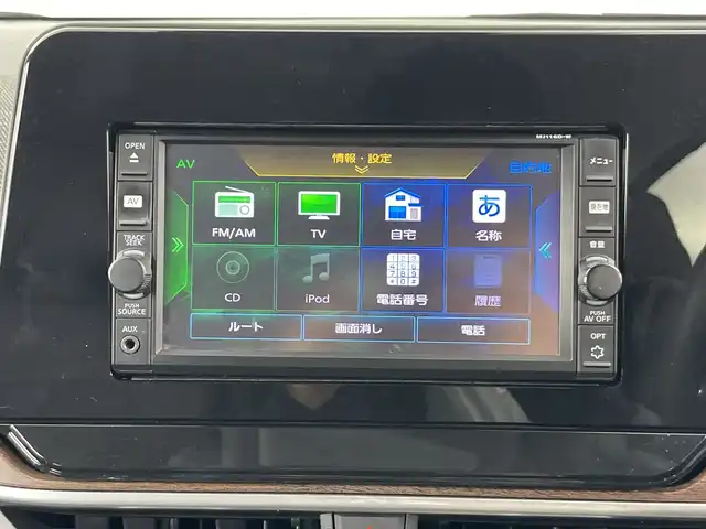 日産 オーラ G 愛知県 2022(令4)年 3万km ピュアホワイトパール / スーパーブラック 2トーン 禁煙車/純正7インチナビ/（CD/USB/Bluetooth/フルセグTV/SD)/全方位カメラ/衝突軽減ブレーキ/レーンキープアシスト/オートマチックハイビーム/コーナーセンサー/ブラインドスポットモニター/ハーフレザーシート/純正17インチアルミホイール/スマートキー/プッシュスタート/LEDヘッドライト/フロントフォグランプ/オートライト/フロアマット/横滑り防止装置/電動格納ミラー