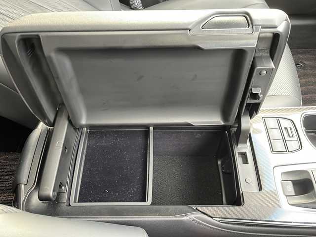 トヨタ クラウン ハイブリッド RS アドバンス 新潟県 2021(令3)年 1.9万km ブラック １２．３型純正ナビ　/フルセグTV/Bluetooth/CD/DVD/AM/FM/ムーンルーフ　/夏冬タイヤ　/トヨタセーフティセンス　/プリクラッシュセーフティ/レーントレーシングアシスト/レーダークルーズコントロール/ロードサインアシスト/アダプティブハイビームシステム/先行車発進告知機能/ブラインドスポットモニター/インテリジェントクリアランスソナー/リヤクロストラフィックオートブレーキ/パーキングサポートブレーキ/パノラミックビューモニター　/３眼ＬＥＤヘッドランプ　/カラーヘッドアップディスプレイ　/デジタルインナーミラー　/本革シート　/ビルトインＥＴＣ２．０/前後ドライブレコーダー/パドルシフト/シートメモリー/シートヒーター/ステアリングヒーター