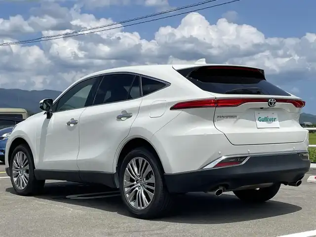 トヨタ ハリアー Z レザーパッケージ 佐賀県 2020(令2)年 5.8万km ホワイトパールクリスタルシャイン 黒革シート/JBL12.3インチメモリーナビゲーション/・フルセグTV/AM/FM/USB/Bluetooth/・JBLプレミアムサウンド/バック/サイドカメラ/前後ドライブレコーダー/ビルトインETC2.0/ハンズフリーパワーリアゲ―ト/ヘッドアップディスプレイ/デジタルインナーミラー/電子パーキングブレーキ/AUTO HOLD機能/DN席パワーシート(D席メモリー機能付)/DN席シートヒーター/シートベンチレーション/ISOFIX対応/革巻きステアリング/ステアリングヒーター/ステアリングリモコン/純正19インチアルミホイール/純正LEDヘッドライト/オートマチックハイビーム/純正LEDフォグランプ/純正フロアマット/新車保証書/トヨタセーフティセンス/・レーダークルーズコントロール/・レーンディパーチャーアラート/・プリクラッシュセーフティ/・ブラインドスポットモニター/・クリアランスソナー/・リヤクロストラフィックアラート/・ロードサインアシスト