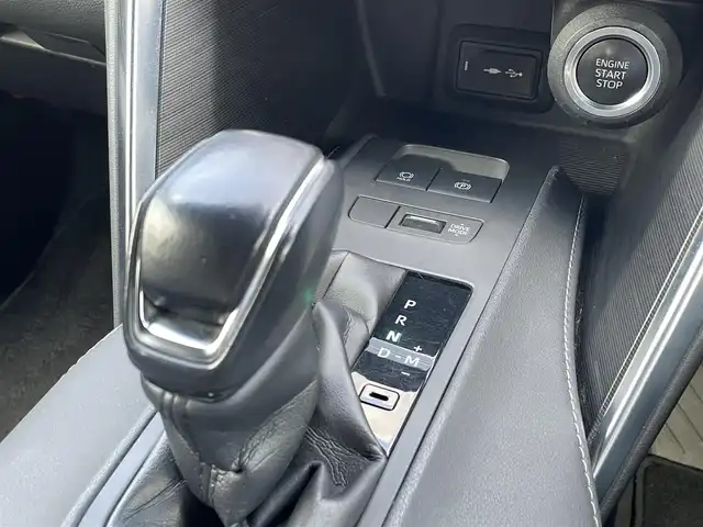 トヨタ ハリアー Z レザーパッケージ 佐賀県 2020(令2)年 5.8万km ホワイトパールクリスタルシャイン 黒革シート/JBL12.3インチメモリーナビゲーション/・フルセグTV/AM/FM/USB/Bluetooth/・JBLプレミアムサウンド/バック/サイドカメラ/前後ドライブレコーダー/ビルトインETC2.0/ハンズフリーパワーリアゲ―ト/ヘッドアップディスプレイ/デジタルインナーミラー/電子パーキングブレーキ/AUTO HOLD機能/DN席パワーシート(D席メモリー機能付)/DN席シートヒーター/シートベンチレーション/ISOFIX対応/革巻きステアリング/ステアリングヒーター/ステアリングリモコン/純正19インチアルミホイール/純正LEDヘッドライト/オートマチックハイビーム/純正LEDフォグランプ/純正フロアマット/新車保証書/トヨタセーフティセンス/・レーダークルーズコントロール/・レーンディパーチャーアラート/・プリクラッシュセーフティ/・ブラインドスポットモニター/・クリアランスソナー/・リヤクロストラフィックアラート/・ロードサインアシスト