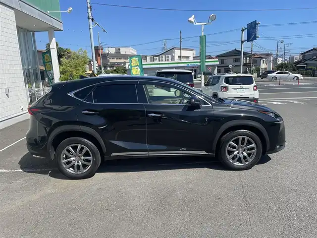 レクサス ＮＸ 200t Iパッケージ 神奈川県 2016(平28)年 6.8万km グラファイトブラックガラスフレーク ベージュ革シート/・前席シートヒーター/・前席パワーシート/運転支援装置/・レーダークルーズコントロール/・プリクラッシュセーフティ/・ブラインドスポットモニター/・前後クリアランスソナー/純正ナビ/・Bluetooth・DVD・MSV/・フルセグTV/・パノラミックビューモニター/ステアリングヒーター/純正エンジンスターター/前後ドライブレコーダー/ビルトイン２．０ETC/スマートキーX2/純正１８インチAW/新車時手帳・取説