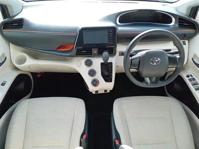 トヨタ シエンタ X 福井県 2017(平29)年 1.5万km ブラックマイカ ディーラーオプションナビ（NSCD-W66）/・（ワンセグTV/CD）/両側スライド（左側パワースライド）ドア/前席シートヒーター/横滑り防止装置/ETC/ライトレベライザー/アイドリングストップ/サイド・カーテンエアバッグ/純正フロアマット/リモコンキー