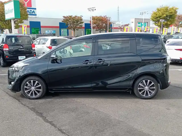 トヨタ シエンタ X 福井県 2017(平29)年 1.5万km ブラックマイカ ディーラーオプションナビ（NSCD-W66）/・（ワンセグTV/CD）/両側スライド（左側パワースライド）ドア/前席シートヒーター/横滑り防止装置/ETC/ライトレベライザー/アイドリングストップ/サイド・カーテンエアバッグ/純正フロアマット/リモコンキー