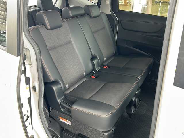 トヨタ シエンタ ハイブリッド G クエロ 愛知県 2018(平30)年 7.8万km ホワイトパールクリスタルシャイン ワンオーナー/禁煙車/ECLIPSE製ナビ/フルセグTV・BT・CD・DVD・SD・USB・AUX・AM・FM/バックカメラ/両側パワースライドドア/プリクラッシュセーフティー/レーンディパーチャーアラート/車両接近通報装置/先行車発進お知らせ機能/ナビ連動型前後ドライブレコーダー/ステアリングスイッチ/オートライト/オートハイビーム/LEDヘッドライト/フォグランプ/ETC/革巻きステアリング/純正フロアマット/スマートキー/プッシュスタート/保証書/取扱説明書/スペアスマートキー/ディーラー整備記録簿（R1~R7）