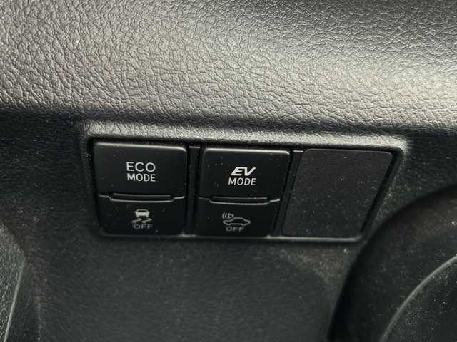 トヨタ シエンタ ハイブリッド G クエロ 愛知県 2018(平30)年 7.8万km ホワイトパールクリスタルシャイン ワンオーナー/禁煙車/ECLIPSE製ナビ/フルセグTV・BT・CD・DVD・SD・USB・AUX・AM・FM/バックカメラ/両側パワースライドドア/プリクラッシュセーフティー/レーンディパーチャーアラート/車両接近通報装置/先行車発進お知らせ機能/ナビ連動型前後ドライブレコーダー/ステアリングスイッチ/オートライト/オートハイビーム/LEDヘッドライト/フォグランプ/ETC/革巻きステアリング/純正フロアマット/スマートキー/プッシュスタート/保証書/取扱説明書/スペアスマートキー/ディーラー整備記録簿（R1~R7）