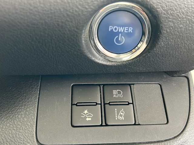 トヨタ シエンタ ハイブリッド G クエロ 愛知県 2018(平30)年 7.8万km ホワイトパールクリスタルシャイン ワンオーナー/禁煙車/ECLIPSE製ナビ/フルセグTV・BT・CD・DVD・SD・USB・AUX・AM・FM/バックカメラ/両側パワースライドドア/プリクラッシュセーフティー/レーンディパーチャーアラート/車両接近通報装置/先行車発進お知らせ機能/ナビ連動型前後ドライブレコーダー/ステアリングスイッチ/オートライト/オートハイビーム/LEDヘッドライト/フォグランプ/ETC/革巻きステアリング/純正フロアマット/スマートキー/プッシュスタート/保証書/取扱説明書/スペアスマートキー/ディーラー整備記録簿（R1~R7）