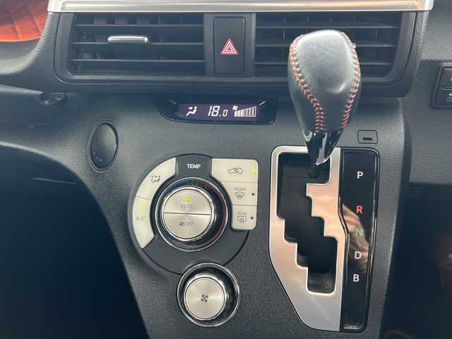 トヨタ シエンタ ハイブリッド G クエロ 愛知県 2018(平30)年 7.8万km ホワイトパールクリスタルシャイン ワンオーナー/禁煙車/ECLIPSE製ナビ/フルセグTV・BT・CD・DVD・SD・USB・AUX・AM・FM/バックカメラ/両側パワースライドドア/プリクラッシュセーフティー/レーンディパーチャーアラート/車両接近通報装置/先行車発進お知らせ機能/ナビ連動型前後ドライブレコーダー/ステアリングスイッチ/オートライト/オートハイビーム/LEDヘッドライト/フォグランプ/ETC/革巻きステアリング/純正フロアマット/スマートキー/プッシュスタート/保証書/取扱説明書/スペアスマートキー/ディーラー整備記録簿（R1~R7）