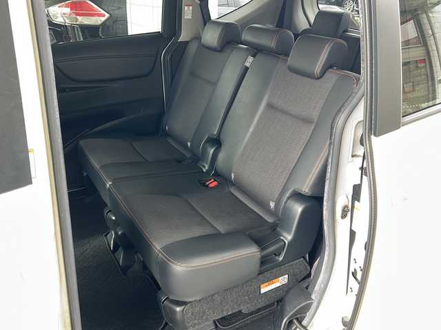 トヨタ シエンタ ハイブリッド G クエロ 愛知県 2018(平30)年 7.8万km ホワイトパールクリスタルシャイン ワンオーナー/禁煙車/ECLIPSE製ナビ/フルセグTV・BT・CD・DVD・SD・USB・AUX・AM・FM/バックカメラ/両側パワースライドドア/プリクラッシュセーフティー/レーンディパーチャーアラート/車両接近通報装置/先行車発進お知らせ機能/ナビ連動型前後ドライブレコーダー/ステアリングスイッチ/オートライト/オートハイビーム/LEDヘッドライト/フォグランプ/ETC/革巻きステアリング/純正フロアマット/スマートキー/プッシュスタート/保証書/取扱説明書/スペアスマートキー/ディーラー整備記録簿（R1~R7）