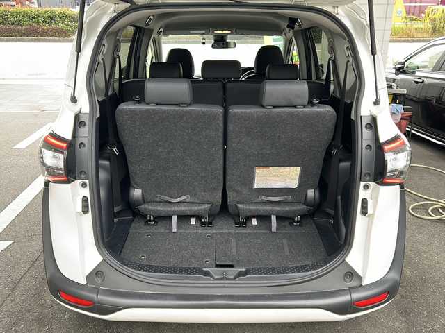 トヨタ シエンタ ハイブリッド G クエロ 愛知県 2018(平30)年 7.8万km ホワイトパールクリスタルシャイン ワンオーナー/禁煙車/ECLIPSE製ナビ/フルセグTV・BT・CD・DVD・SD・USB・AUX・AM・FM/バックカメラ/両側パワースライドドア/プリクラッシュセーフティー/レーンディパーチャーアラート/車両接近通報装置/先行車発進お知らせ機能/ナビ連動型前後ドライブレコーダー/ステアリングスイッチ/オートライト/オートハイビーム/LEDヘッドライト/フォグランプ/ETC/革巻きステアリング/純正フロアマット/スマートキー/プッシュスタート/保証書/取扱説明書/スペアスマートキー/ディーラー整備記録簿（R1~R7）