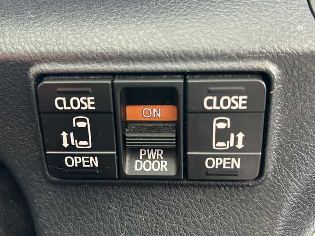 トヨタ シエンタ ハイブリッド G クエロ 愛知県 2018(平30)年 7.8万km ホワイトパールクリスタルシャイン ワンオーナー/禁煙車/ECLIPSE製ナビ/フルセグTV・BT・CD・DVD・SD・USB・AUX・AM・FM/バックカメラ/両側パワースライドドア/プリクラッシュセーフティー/レーンディパーチャーアラート/車両接近通報装置/先行車発進お知らせ機能/ナビ連動型前後ドライブレコーダー/ステアリングスイッチ/オートライト/オートハイビーム/LEDヘッドライト/フォグランプ/ETC/革巻きステアリング/純正フロアマット/スマートキー/プッシュスタート/保証書/取扱説明書/スペアスマートキー/ディーラー整備記録簿（R1~R7）