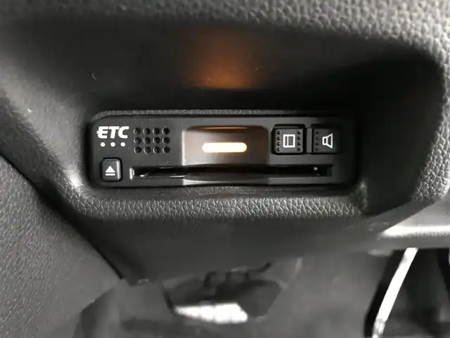 ホンダ フィット ハイブリット L ホンダセンシング 鳥取県 2018(平30)年 5.7万km プレミアムホワイトパールⅡ 純正ナビ/フルセグ/CD/DVD/BT/バックカメラ・ETC/ホンダセンシング/レーンキープアシスト/レーダークルーズコントロール/ハーフレザーシート/LEDヘットライト/フォグライト/ステアリングスイッチ/プッシュエンジンスタート/スマートキー/フロアマット/ドアバイザー