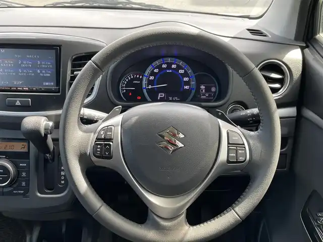 スズキ ワゴンＲ スティングレー T 埼玉県 2015(平27)年 7.7万km クリスタルホワイトP 新車時保証書/取扱説明書/純正SDナビ（CN-R302Z)/　（フルセグTV/BT/CD・DVD/SD/USB/ラジオ)/プッシュスタート/オートライト/HIDヘッドライト/LEDデイライト/ステアリングスイッチ/パドルシフト/クルーズコントロール/アイドリングストップ/スタビリティコントロール（横滑り防止機能）/レーダーブレーキサポート/社外前後ドライブレコーダー/運転席シートヒーター/ETC/社外フロアマット/純正ドアバイザー/タイヤサイズ　　165/55/R15