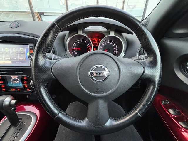 日産 ジューク 15RX アーバンセレクション 宮城県 2013(平25)年 4.3万km パッションレッド 登録時走行距離42485km/純正ナビ/DVD・CD・USB・iPod・VTR・Bluetooth・TV・AM・FM/プッシュスタート/スマートキー/AC/スペアキー有/バックカメラ/フルフラットシート/純正フロアマット/ABS/横滑り防止装置/盗難防止装置/オートライト/フォグランプ/電動格納ミラー