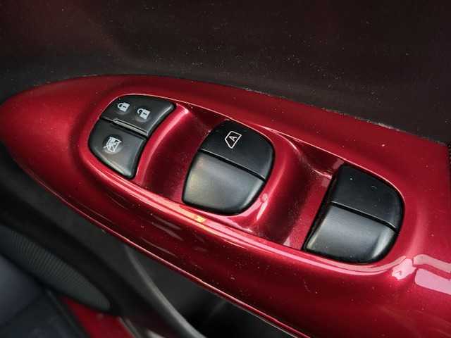 日産 ジューク 15RX アーバンセレクション 宮城県 2013(平25)年 4.3万km パッションレッド 登録時走行距離42485km/純正ナビ/DVD・CD・USB・iPod・VTR・Bluetooth・TV・AM・FM/プッシュスタート/スマートキー/AC/スペアキー有/バックカメラ/フルフラットシート/純正フロアマット/ABS/横滑り防止装置/盗難防止装置/オートライト/フォグランプ/電動格納ミラー