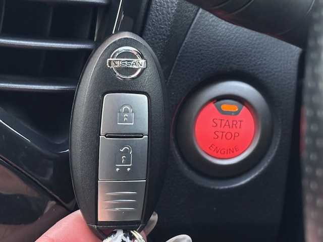 日産 ジューク 15RX アーバンセレクション 宮城県 2013(平25)年 4.3万km パッションレッド 登録時走行距離42485km/純正ナビ/DVD・CD・USB・iPod・VTR・Bluetooth・TV・AM・FM/プッシュスタート/スマートキー/AC/スペアキー有/バックカメラ/フルフラットシート/純正フロアマット/ABS/横滑り防止装置/盗難防止装置/オートライト/フォグランプ/電動格納ミラー