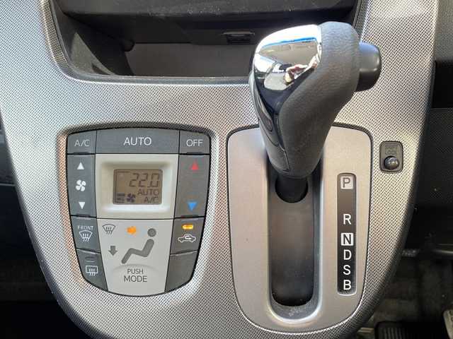 ダイハツ ムーヴ カスタム X 滋賀県 2013(平25)年 7.6万km アーバンナイトブルークリスタルメタリック ワンオーナー/純正メモリナビ/バックカメラ/ウィンカーミラー/プッシュスタート/ETC/AM/FM/CD/DVD/Bluetooth/スペアキー（板キー）/純正アルミ付きサマータイヤ4本/アイドリングストップ/オートライト