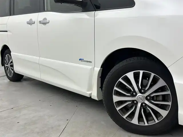 日産 セレナ HWS S HV Vセレ +SeftyⅡ 福岡県 2016(平28)年 5.7万km ブリリアントホワイトパール 純正ナビ（ＢＴ，フルセグＴＶ）　/全方位カメラ　/ＥＴＣ　/前方ドライブレコーダー　/クルーズコントロール　/コーナーセンサー　/エマージェンシーブレーキ　/レーンキープ　/両側電動スライドドア　/Ｗエアコン　/ＬＥＤ