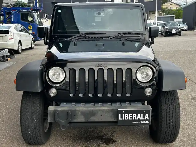 クライスラー・ジープ ジープ ラングラー アンリミテッド スポーツ 富山県 2017(平29)年 4.8万km 黒 ４WD/ワンオーナー/アルパイン9型ナビ/Bluetooth接続/AM/FMラジオ/フルセグTV/クルーズコントロール（追従なし）/ETC/前後ドラレコ/横滑り防止機能/ダウンヒルアシストコントロール/革巻きステアリング/純正パーツ積込み（Fバンパー/サイドステップ/Rバンパー）/ヘッドライトレベライザー/リモコンキー/純正AW/R6年記録簿