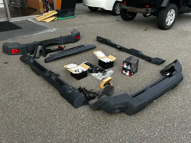 クライスラー・ジープ ジープ ラングラー アンリミテッド スポーツ 富山県 2017(平29)年 4.8万km 黒 ４WD/ワンオーナー/アルパイン9型ナビ/Bluetooth接続/AM/FMラジオ/フルセグTV/クルーズコントロール（追従なし）/ETC/前後ドラレコ/横滑り防止機能/ダウンヒルアシストコントロール/革巻きステアリング/純正パーツ積込み（Fバンパー/サイドステップ/Rバンパー）/ヘッドライトレベライザー/リモコンキー/純正AW/R6年記録簿