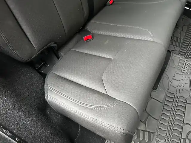 クライスラー・ジープ ジープ ラングラー アンリミテッド スポーツ 富山県 2017(平29)年 4.8万km 黒 ４WD/ワンオーナー/アルパイン9型ナビ/Bluetooth接続/AM/FMラジオ/フルセグTV/クルーズコントロール（追従なし）/ETC/前後ドラレコ/横滑り防止機能/ダウンヒルアシストコントロール/革巻きステアリング/純正パーツ積込み（Fバンパー/サイドステップ/Rバンパー）/ヘッドライトレベライザー/リモコンキー/純正AW/R6年記録簿